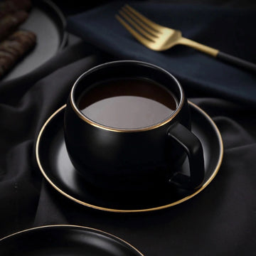 Taza negra elegante con plato con borde dorado 280ml ERV