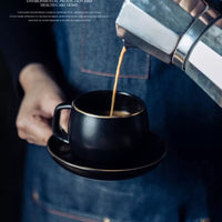 Taza negra elegante con plato con borde dorado 280ml ERV