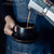 Taza negra elegante con plato con borde dorado 280ml ERV